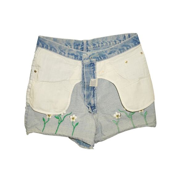 Vintage Revolt High-Waisted Embroidered Denim Shorts – Light Wash 90s Y2K - Picture 6 of 13